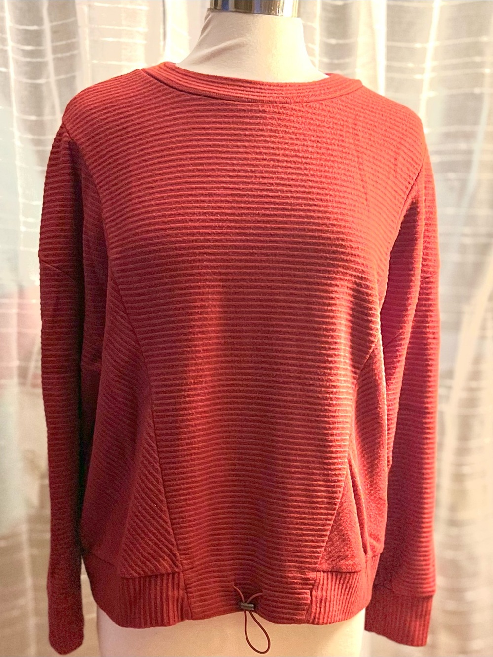 Simply Vera Vera Wang Sz XL Ribbed Drawcord  Red Crewneck Sweater